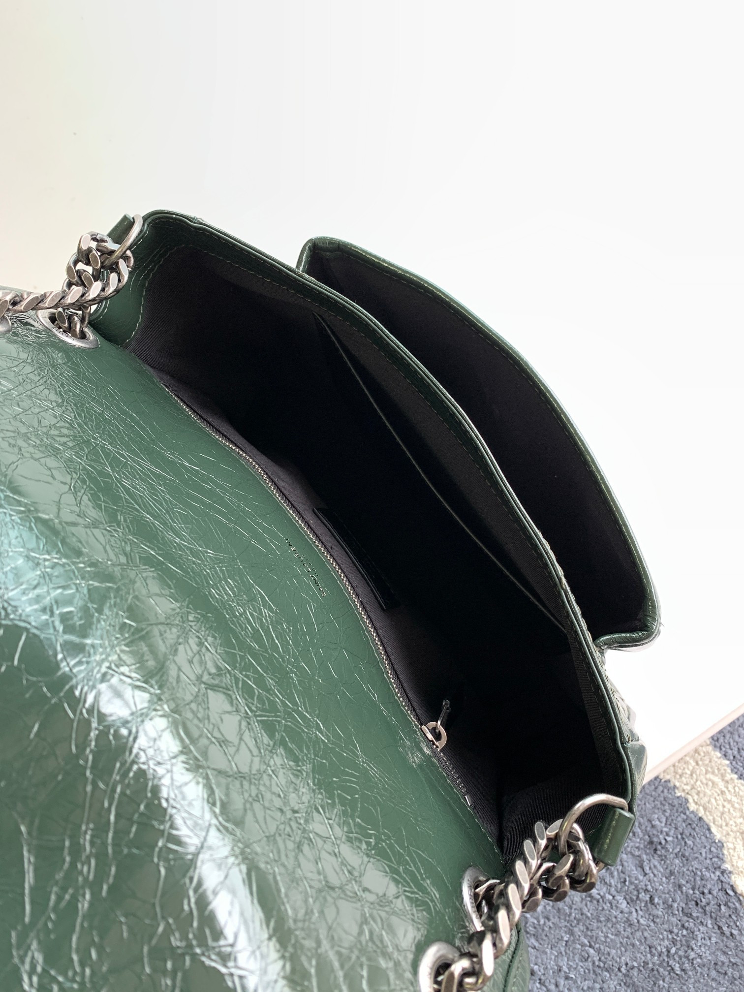 Y51 NIKI MEDIUM IN VINTAGE LEATHER dark green 11 X 7.8 X 3.3 INCHES