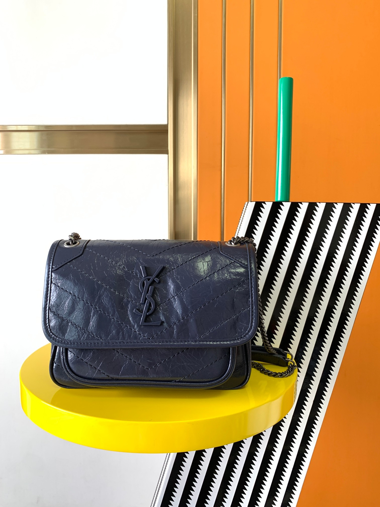 Y51 NIKI BABY IN VINTAGE LEATHER NAVY 8.2 X 6 X 2.9 INCHES