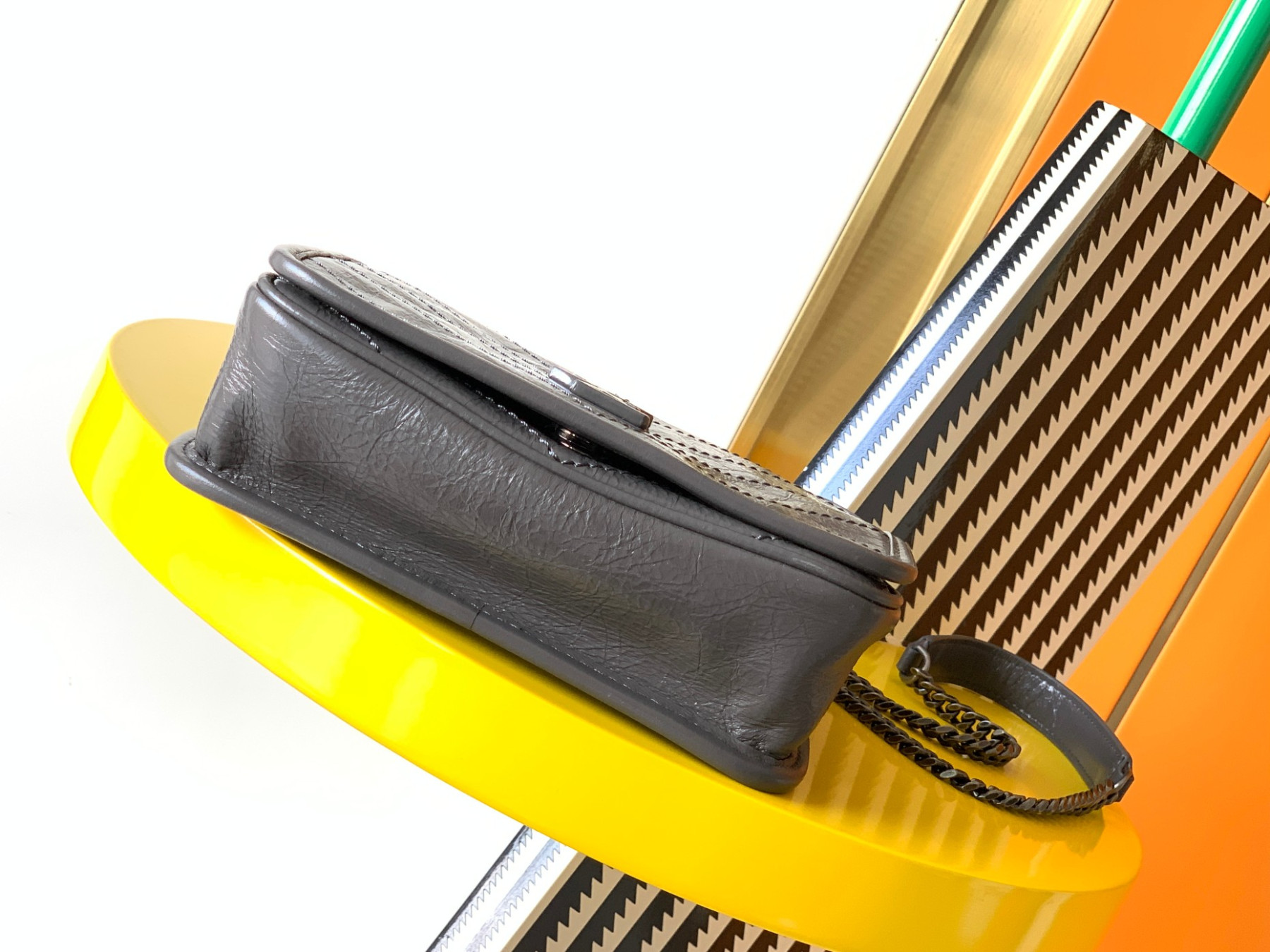 Y51 NIKI CHAIN WALLET IN SHINY LEATHER GRAY 19 x 15 x 6 CM