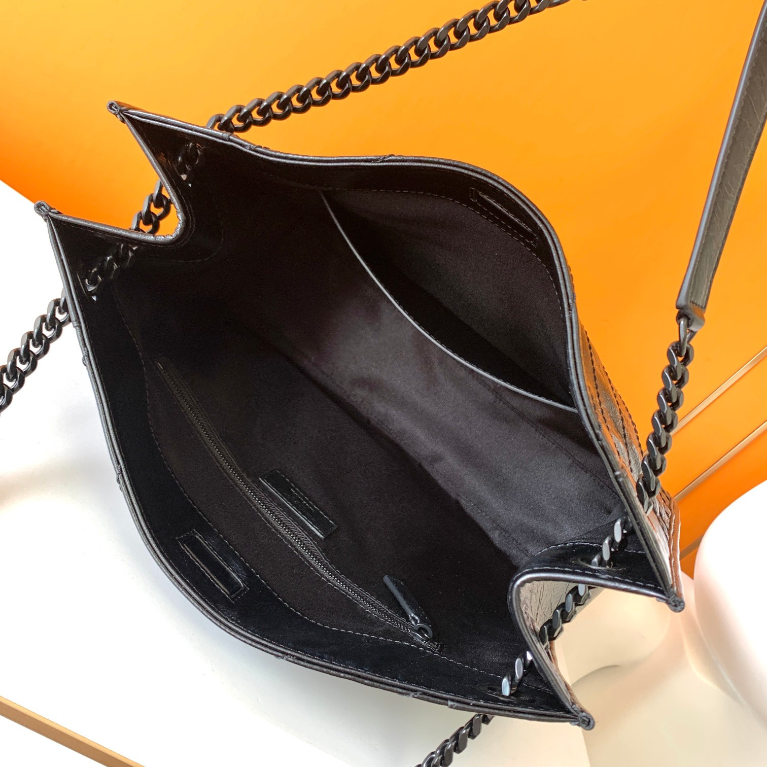Y51 NIKI SHOPPING IN VINTAGE LEATHER 12.9 X 10.6 X 4.5 INCHES