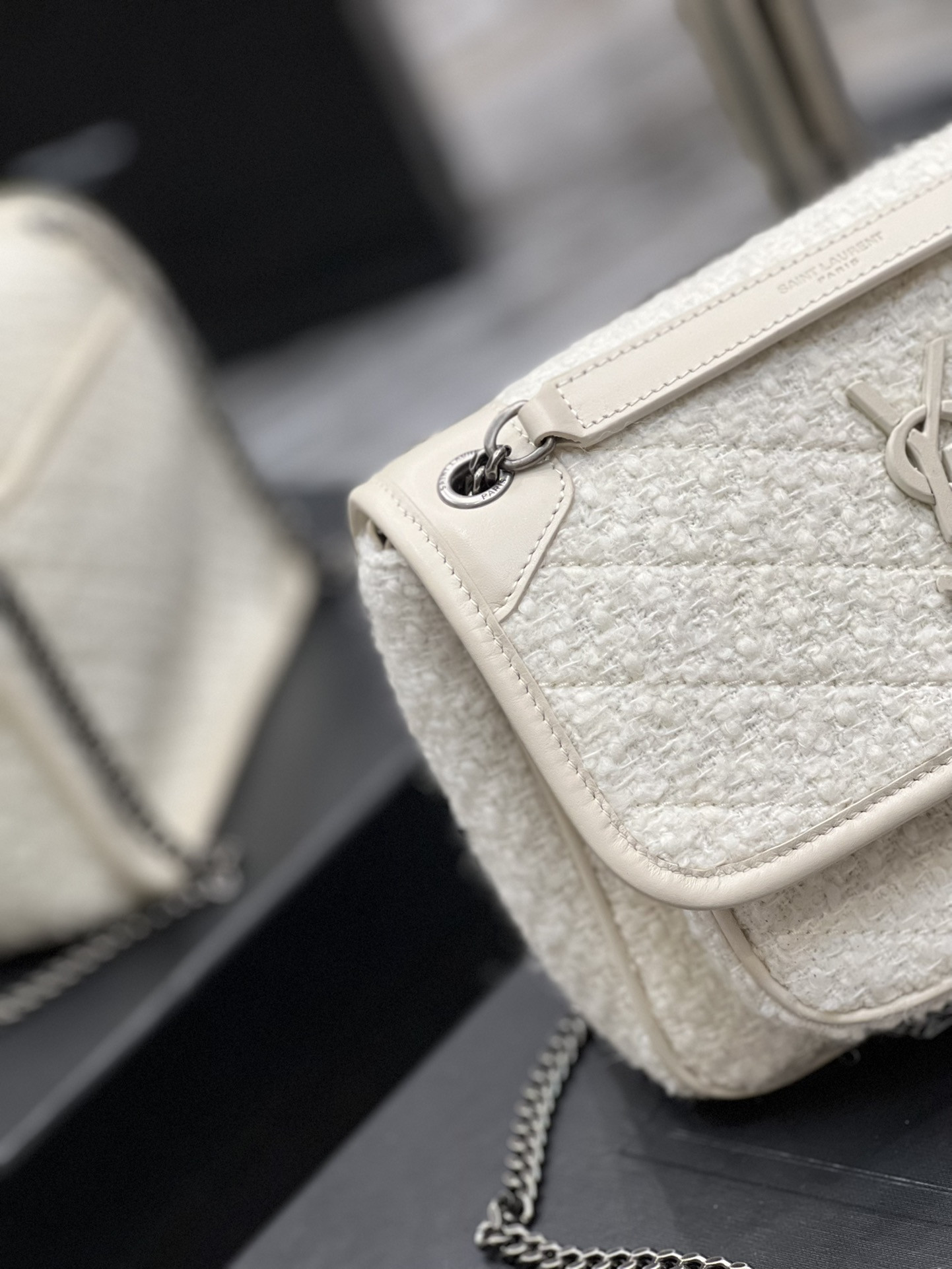 Y51 NIKI MEDIUM IN WHITE 11 X 7.8 X 3.3 INCHES