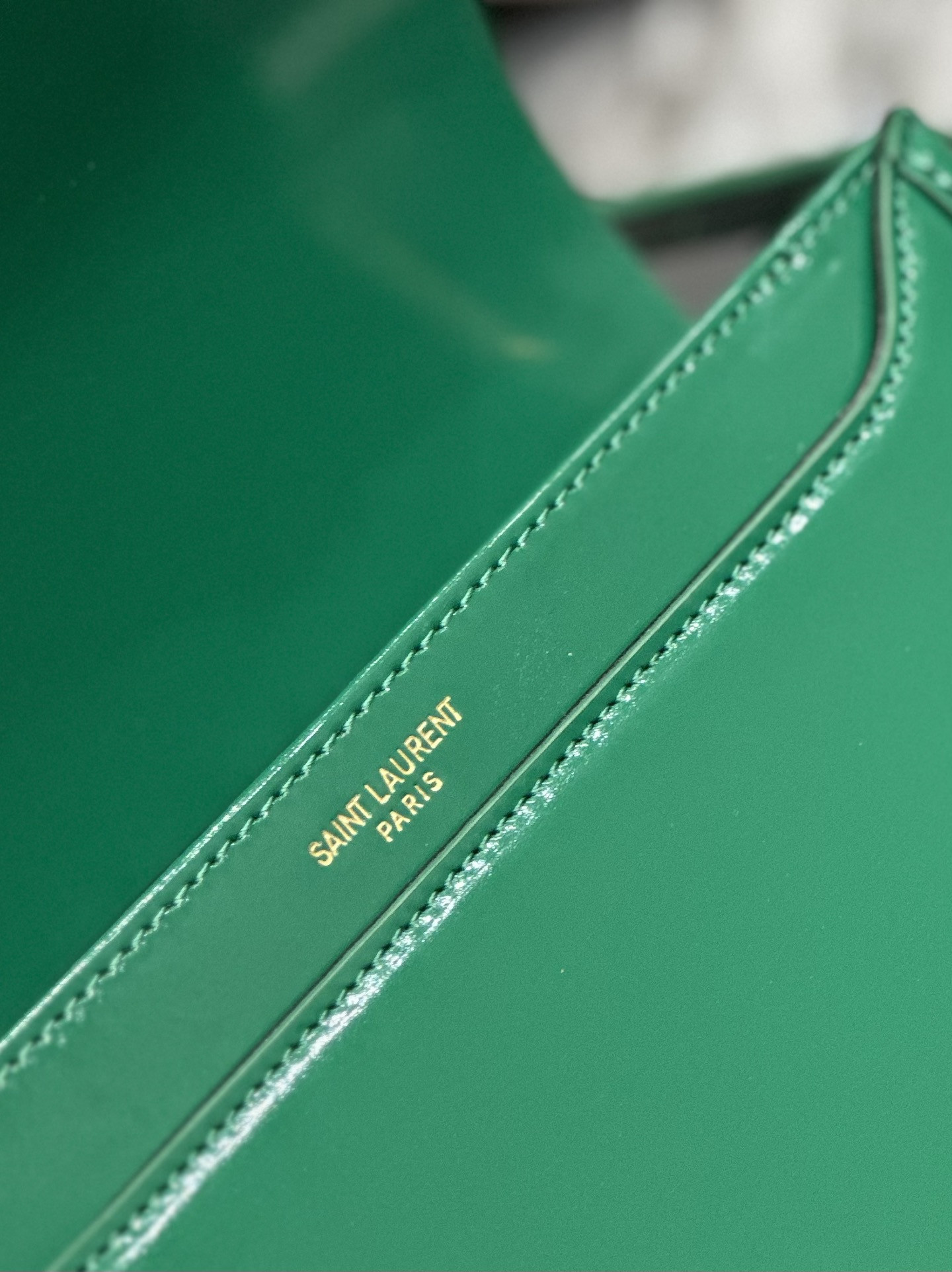 Y51 SOLFERINO MEDIUM SATCHEL IN BOX Sa1nt Lau*nt GREEN 9.1 X 6.3 X 2.4 INCHES