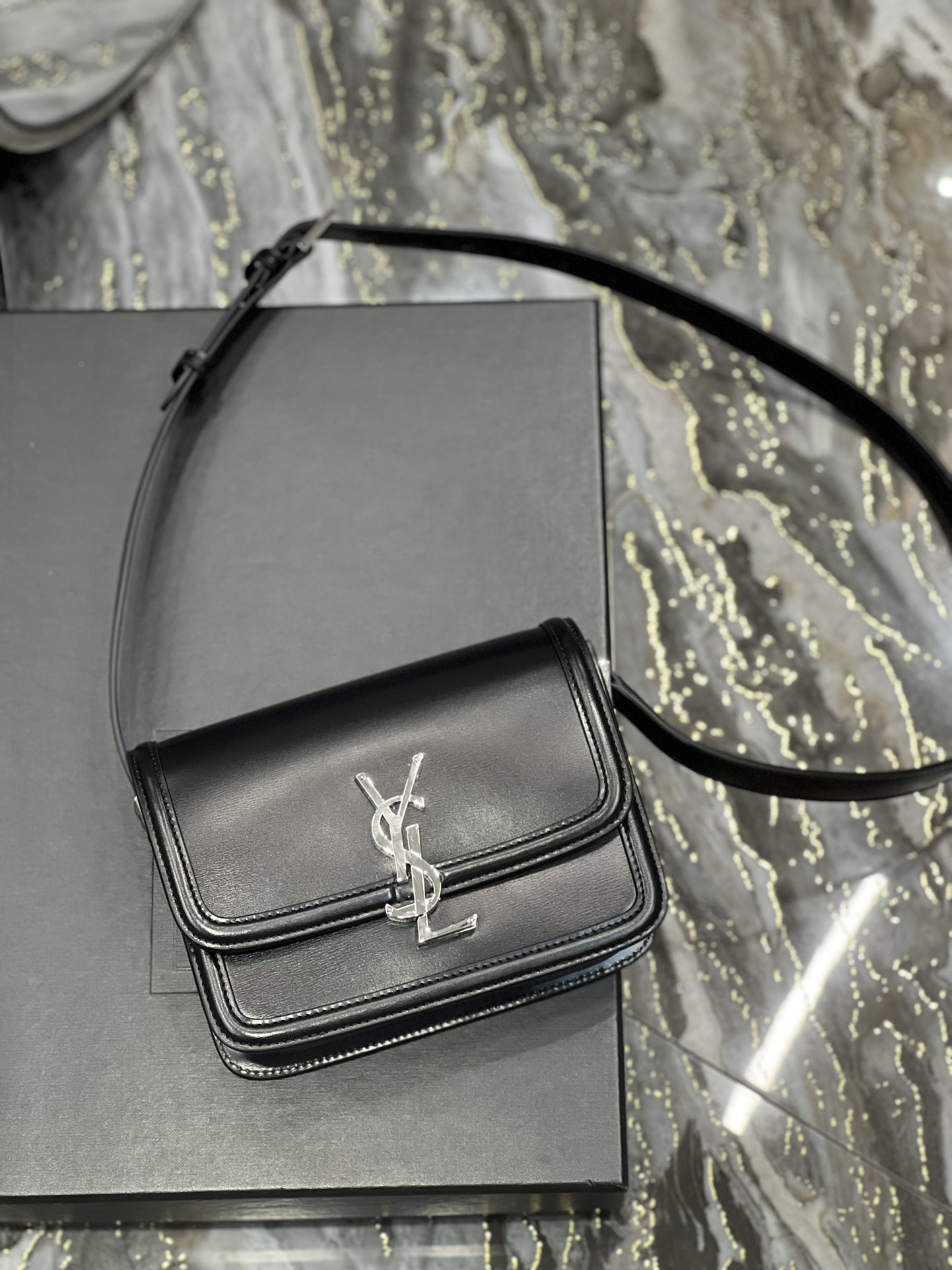 Y51 SOLFERINO SMALL IN GLAZED LEATHER  7.4 X 5.1 X 1.9 INCHES