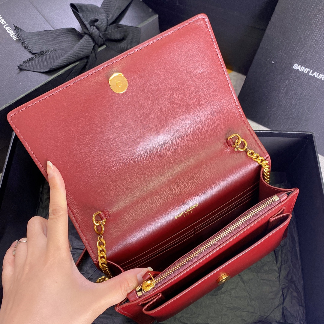 Y51 SUNSET CHAIN WALLET IN SMOOTH LEATHER 7.4 X 5.5 X 2.1 INCHES