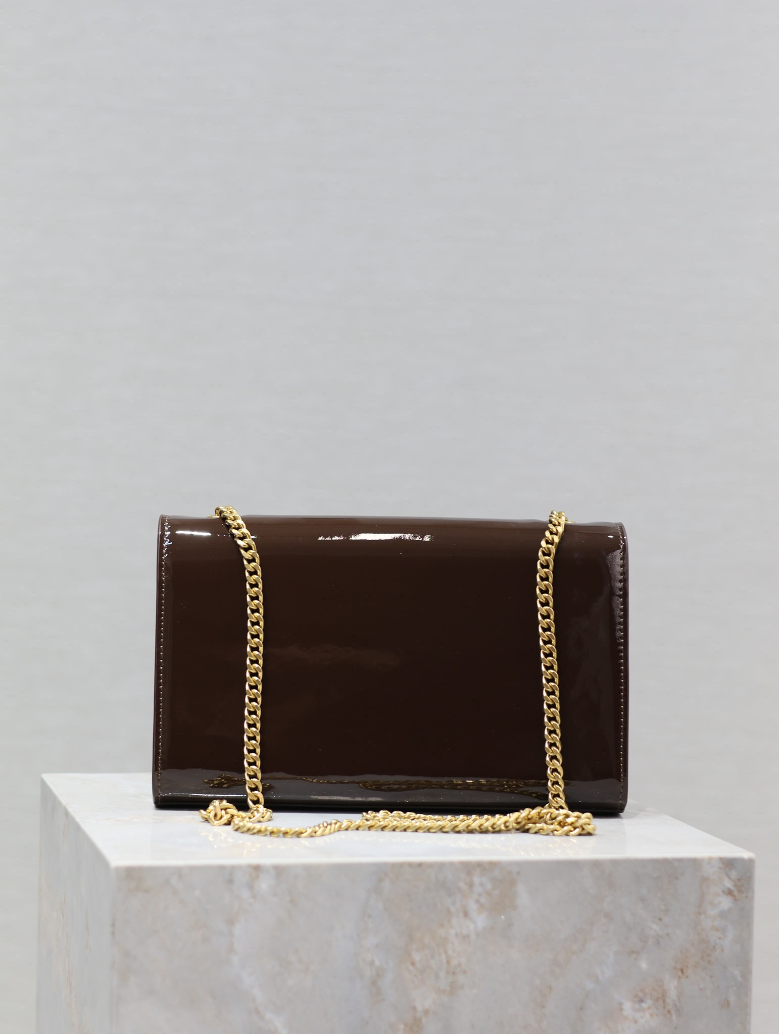 Y51 KATE MEDIUM IN SHINY LEATHER BROWN 9.4 X 5.7 X 2.1 INCHES
