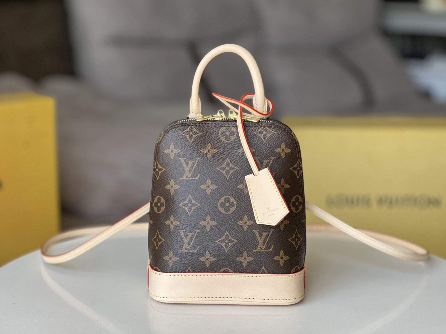 L0vis Vvtt0n M47132 Alma Backpack 15 x 20 x 10 cm