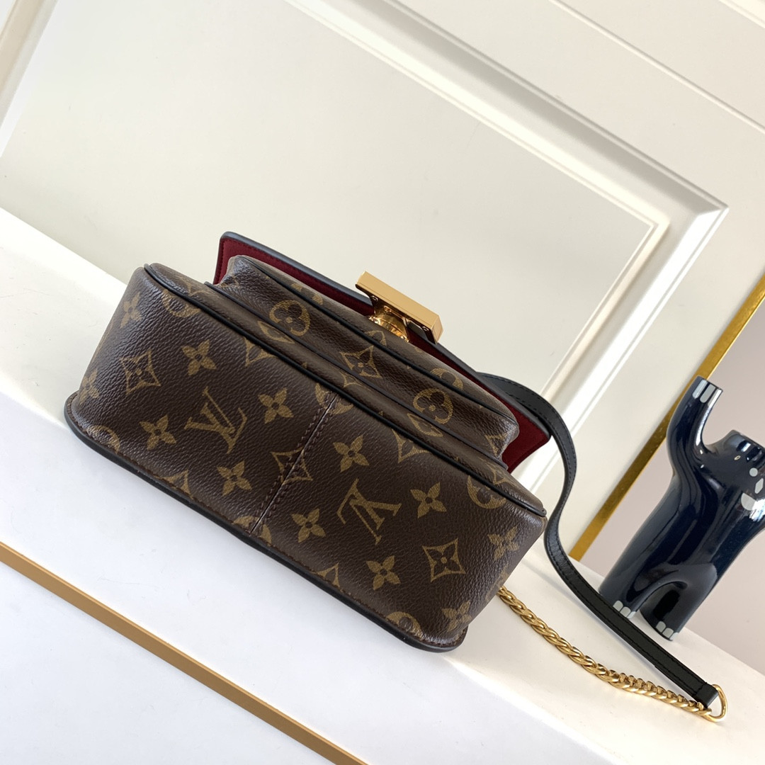 LV Chain Bag M45592 23×17×9cm