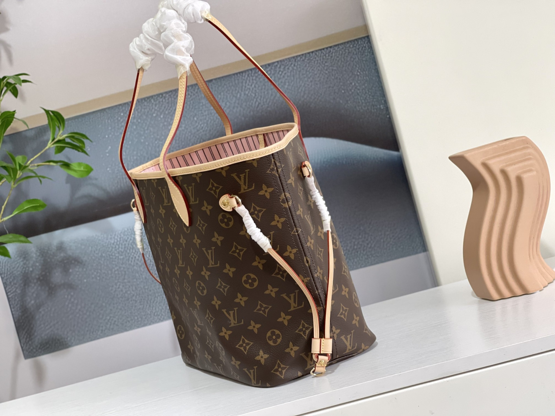 L0vis Vvtt0n M40995 Neverfull MM 12.6 x 11.4 x 6.7 inches Without Box