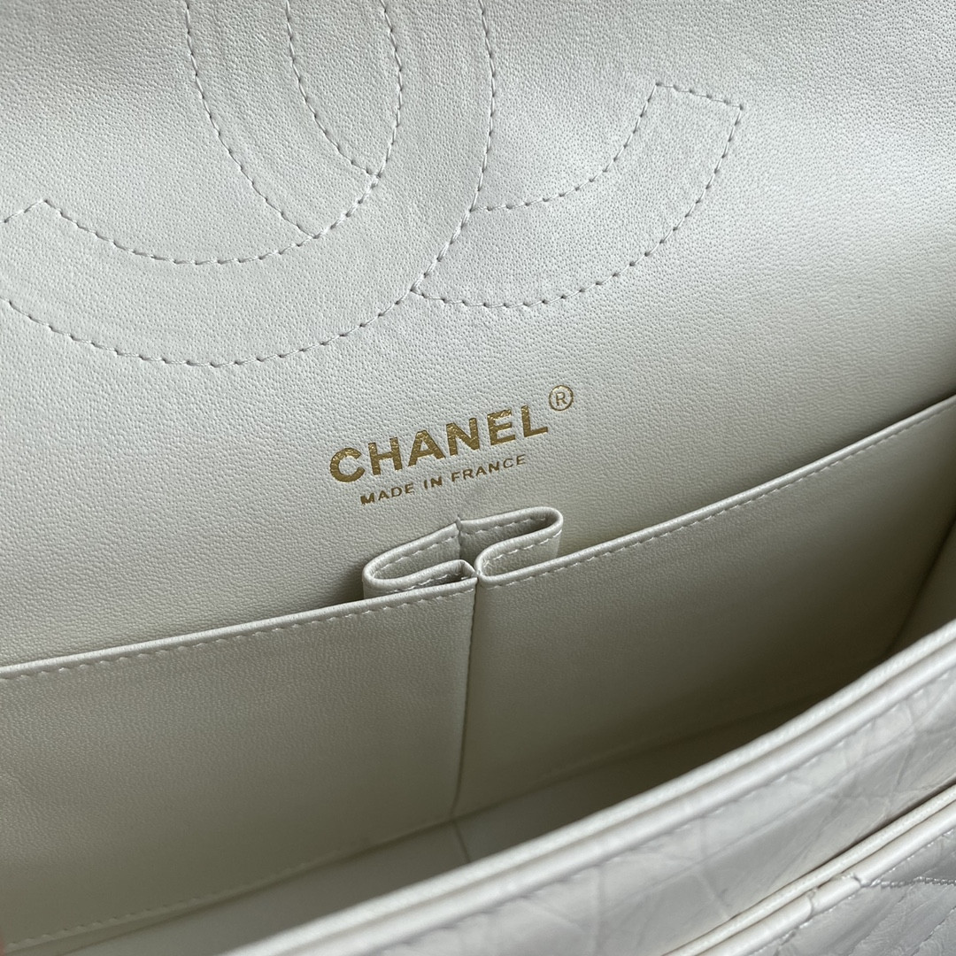 Ch**el LARGE 2.55 HANDBAG White& Gold-Tone Metal 7.6 × 10.9 × 2.9 in