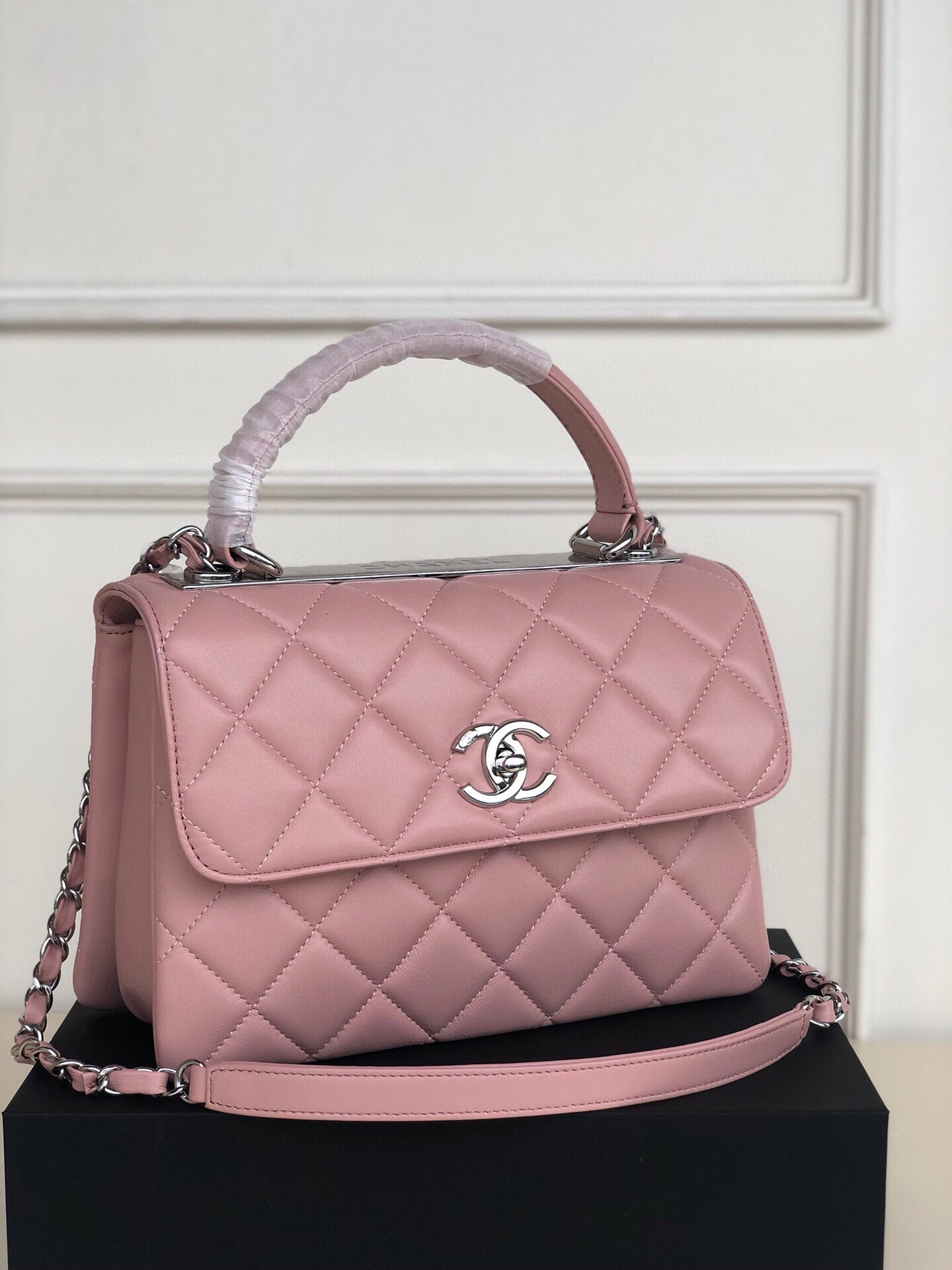 Ch**el FLAP BAG WITH TOP HANDLE 6.6 × 9.8 × 4.7 in