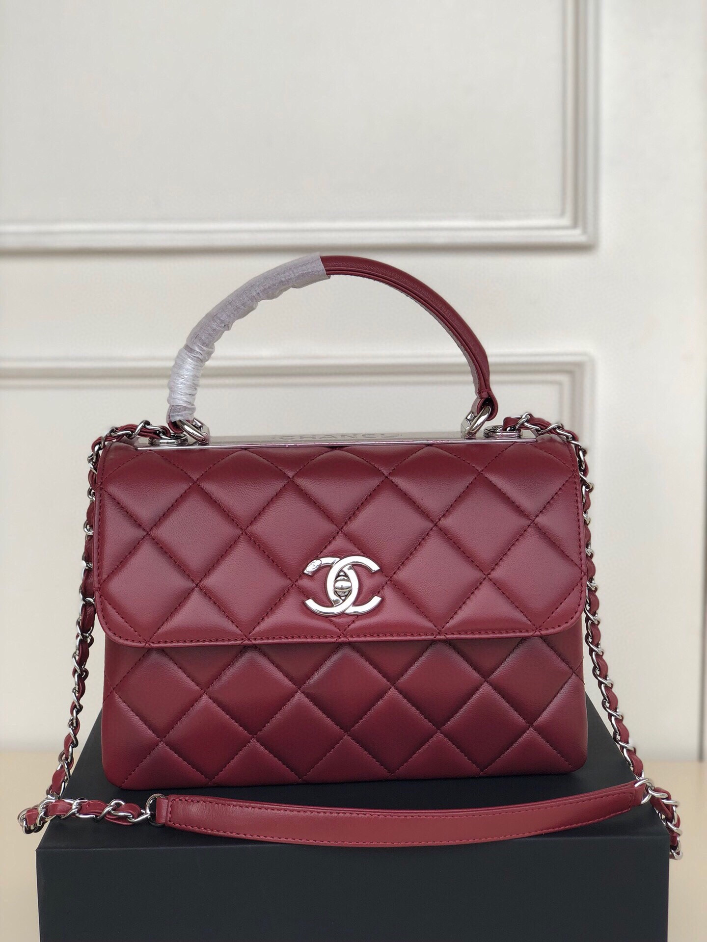 Ch**el FLAP BAG WITH TOP HANDLE 6.6 × 9.8 × 4.7 in