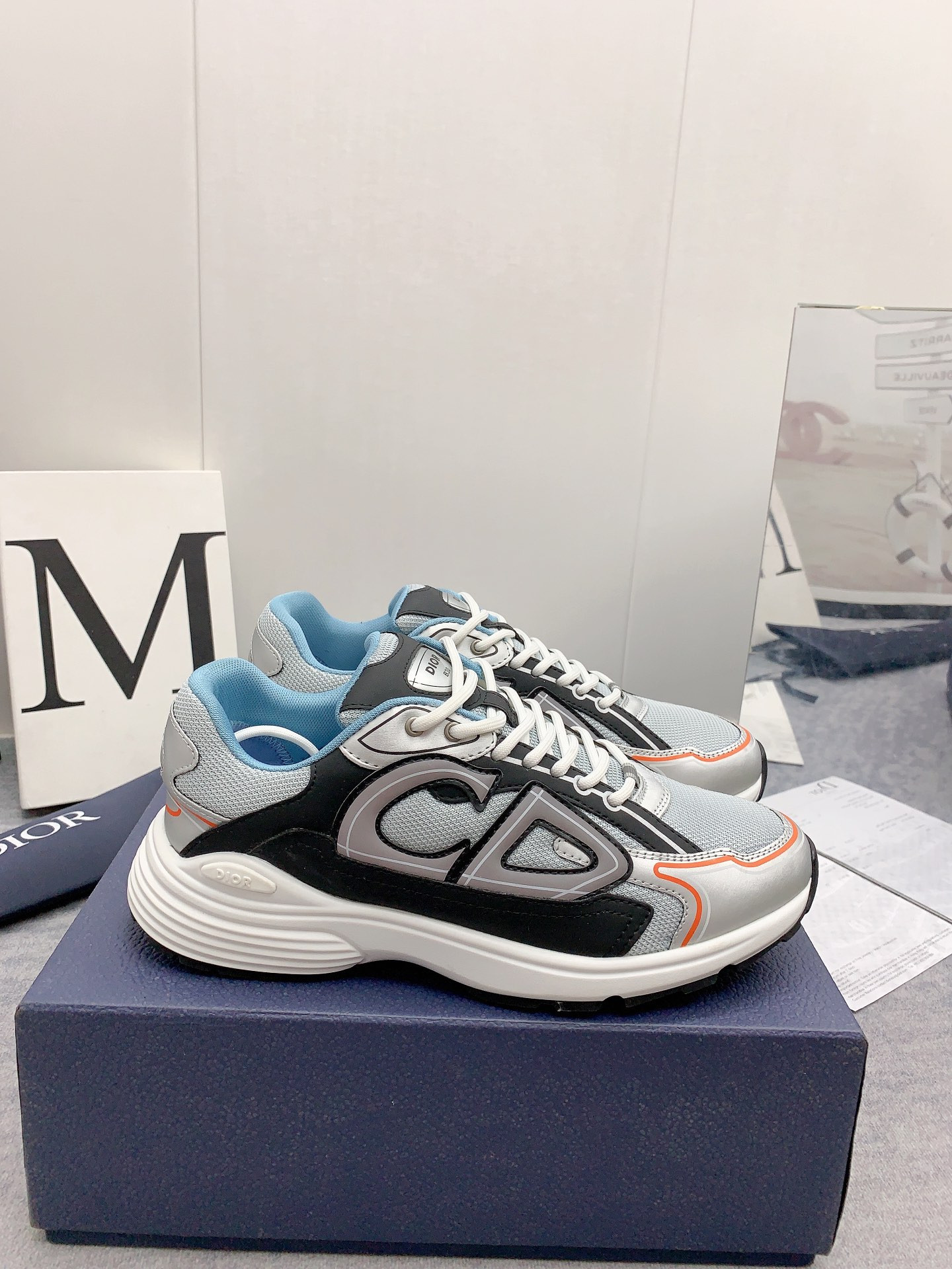 UA D10r B30 Silver Dark Grey