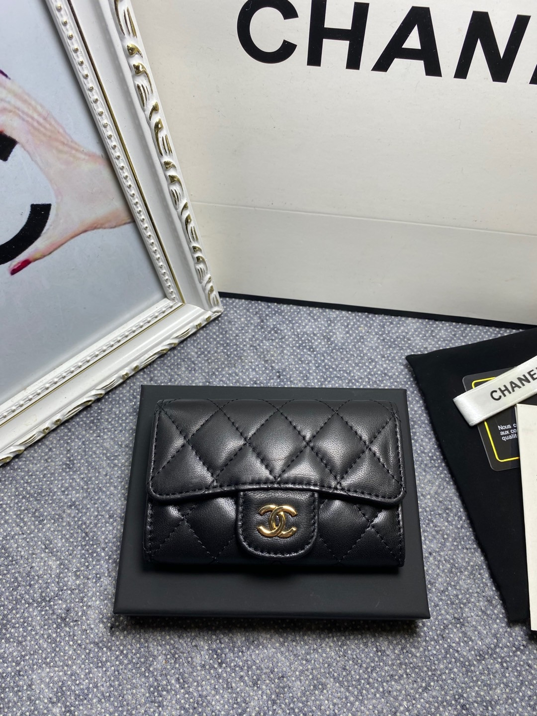 Ch**el card holder 11.3 x 7.5 x 2.5 cm