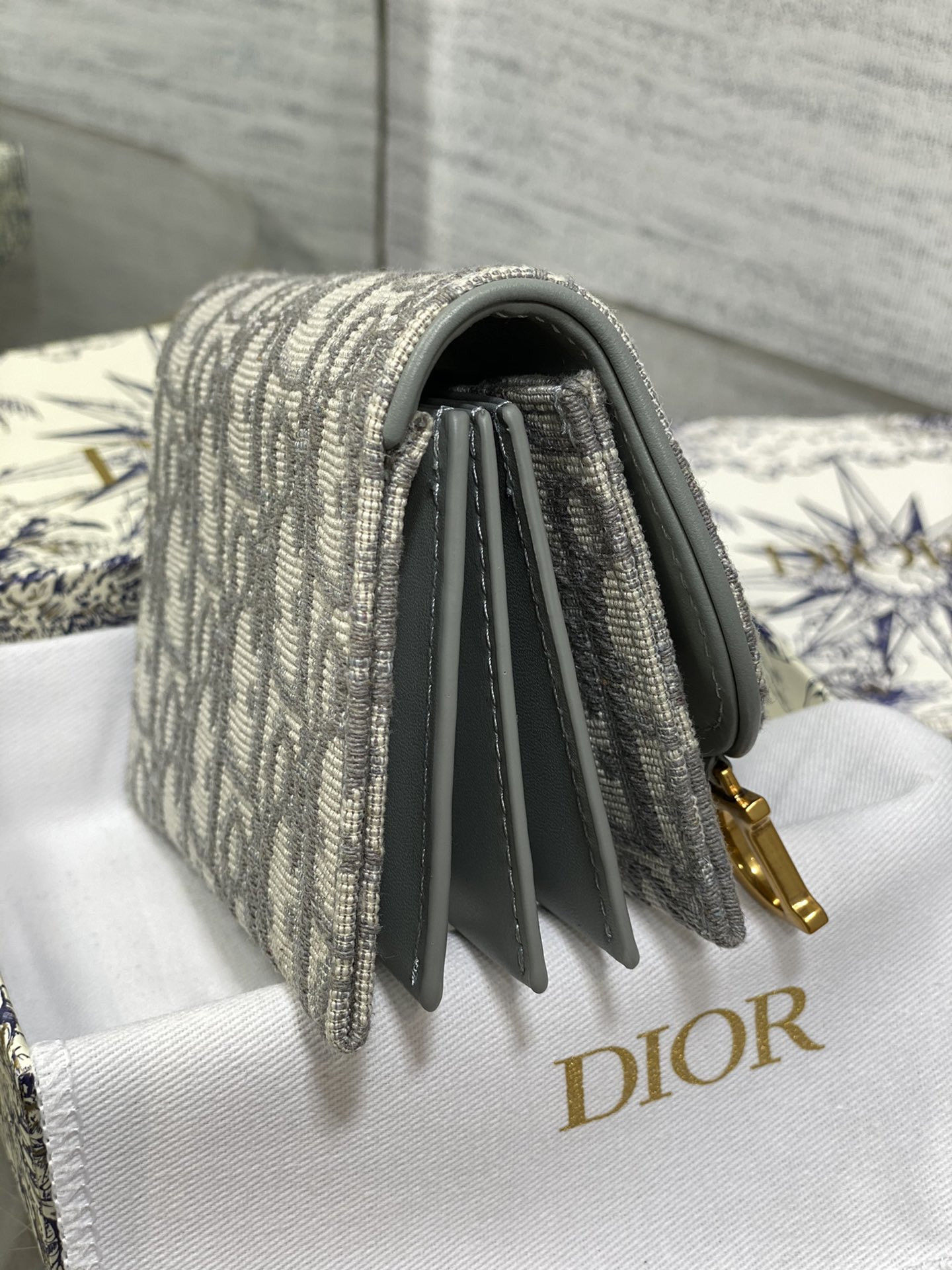 D10r CARD HOLDER 12-10-5CM