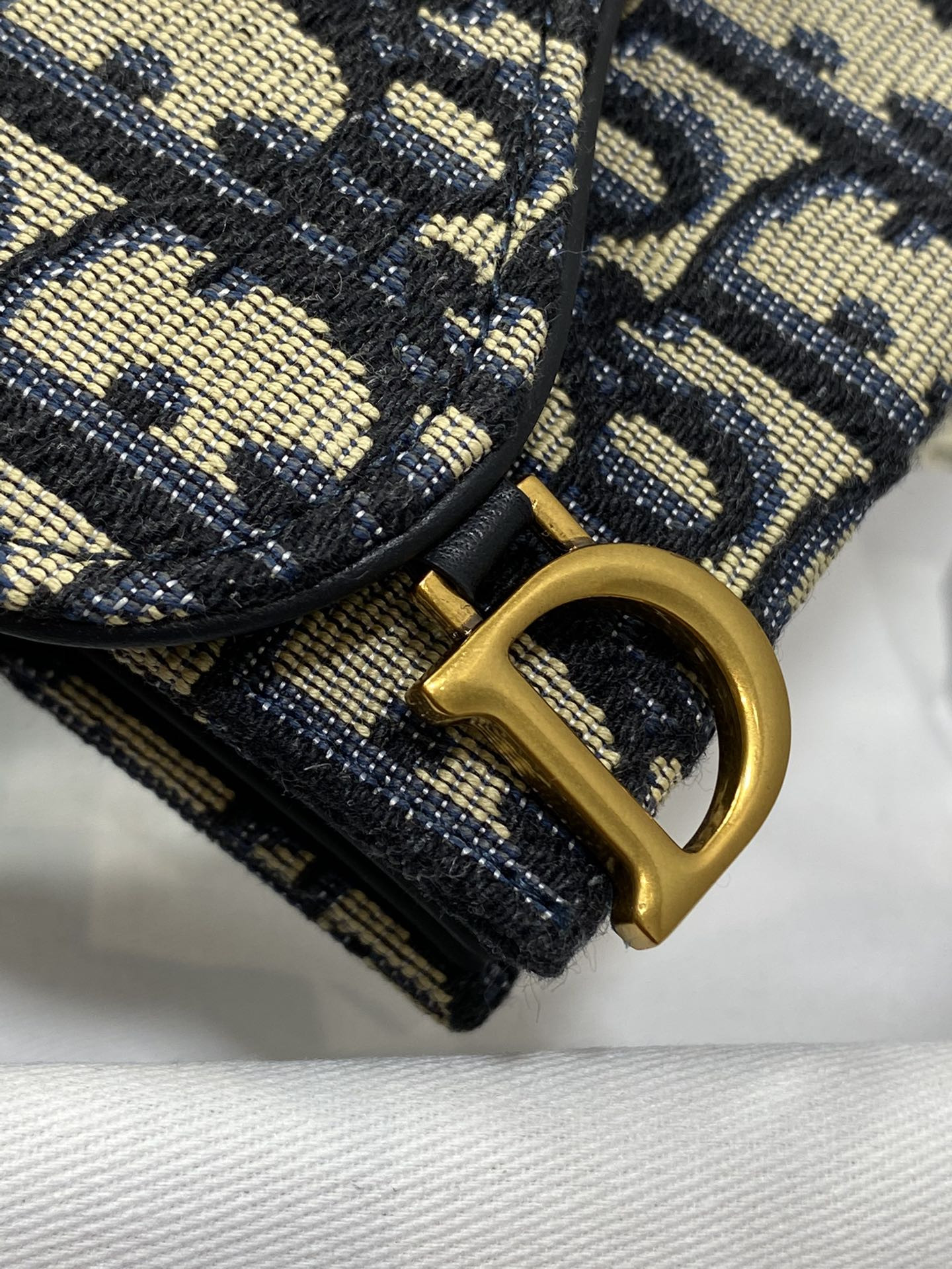 D10r CARD HOLDER 12-10-5CM