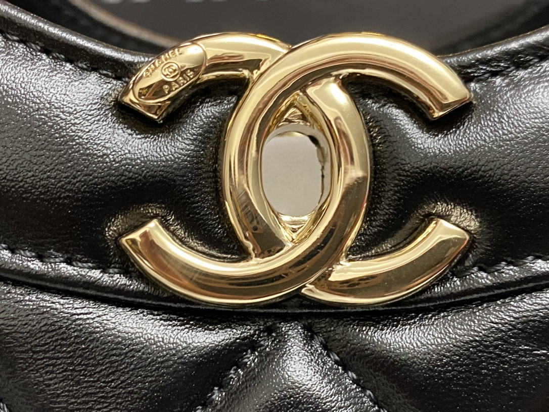 Ch**el  SHOPPING BAG Shiny Lambskin & Gold-Tone Metal Black 35x39x8cm
