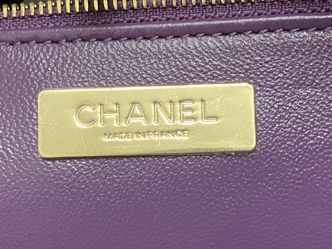 Ch**el  SHOPPING BAG Shiny Lambskin & Gold-Tone Metal 35x39x8cm