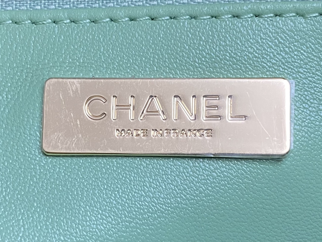 Ch**el  SHOPPING BAG Shiny Lambskin & Gold-Tone Metal Light green 35x39x8cm
