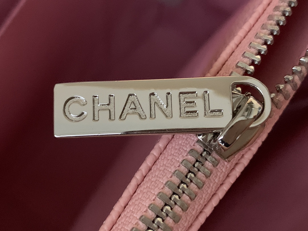 Ch**el GST CAVIAR LEATHER HARDWARE 24X33X13CM