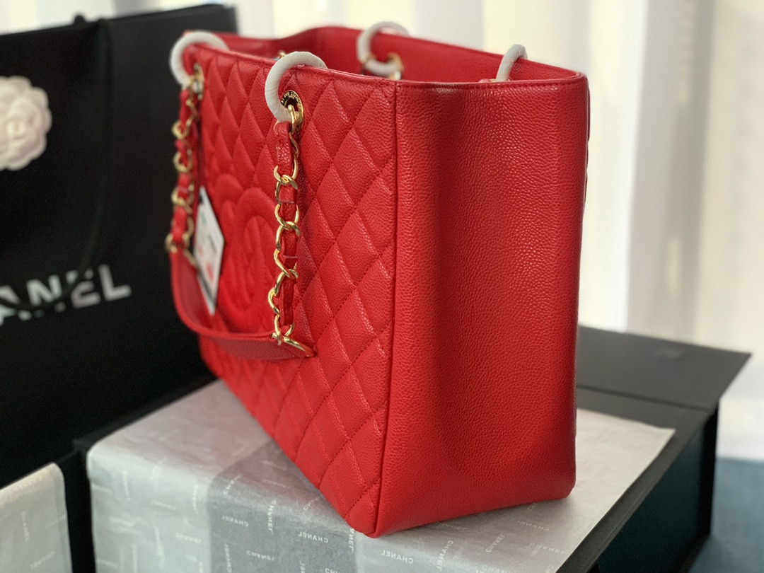 Ch**el GST CAVIAR LEATHER HARDWARE 24X33X13CM