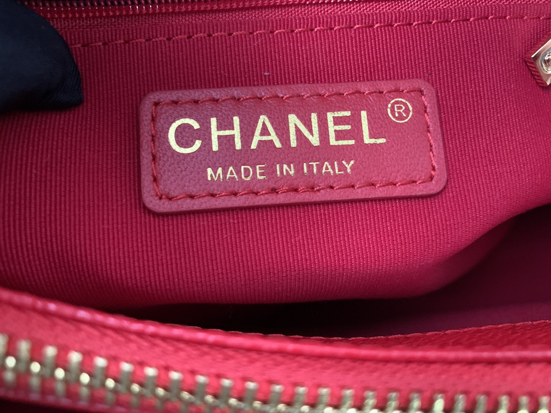 Ch**el GST CAVIAR LEATHER HARDWARE 24X33X13CM