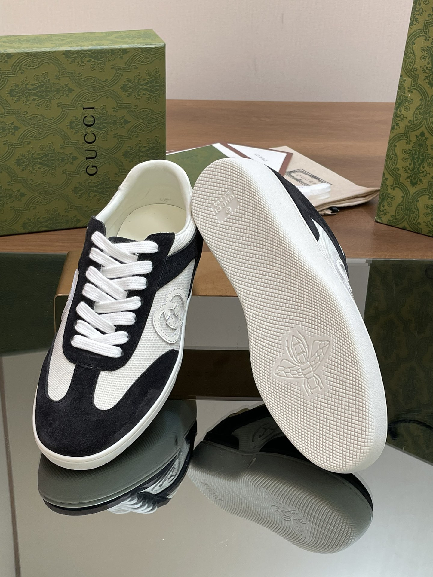 UA Gvc*1 INTERLOCKING G SNEAKER Black and White