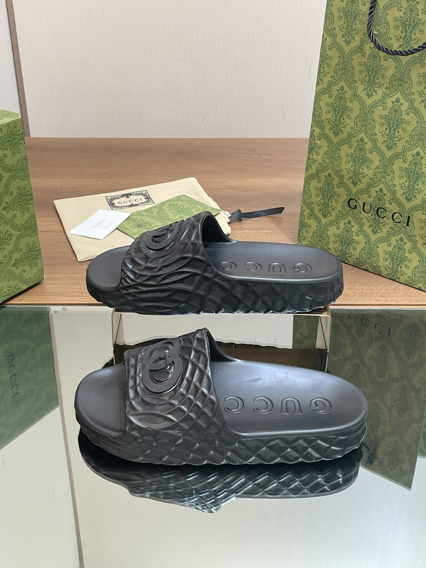 UA Gvc*1 INTERLOCKING G SLIDE SANDAL Black