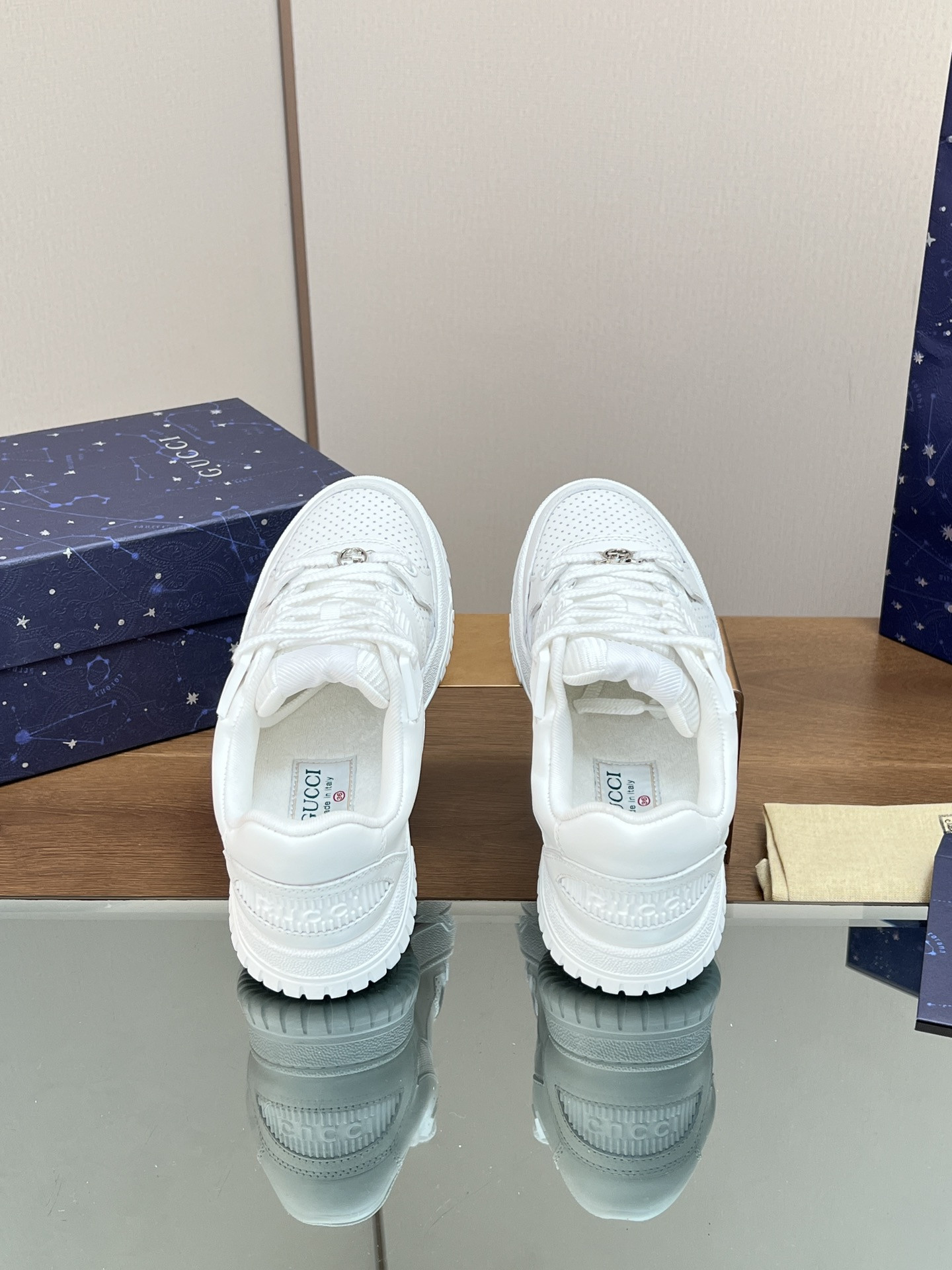 UA Gvc*1 Low-Top SNEAKER