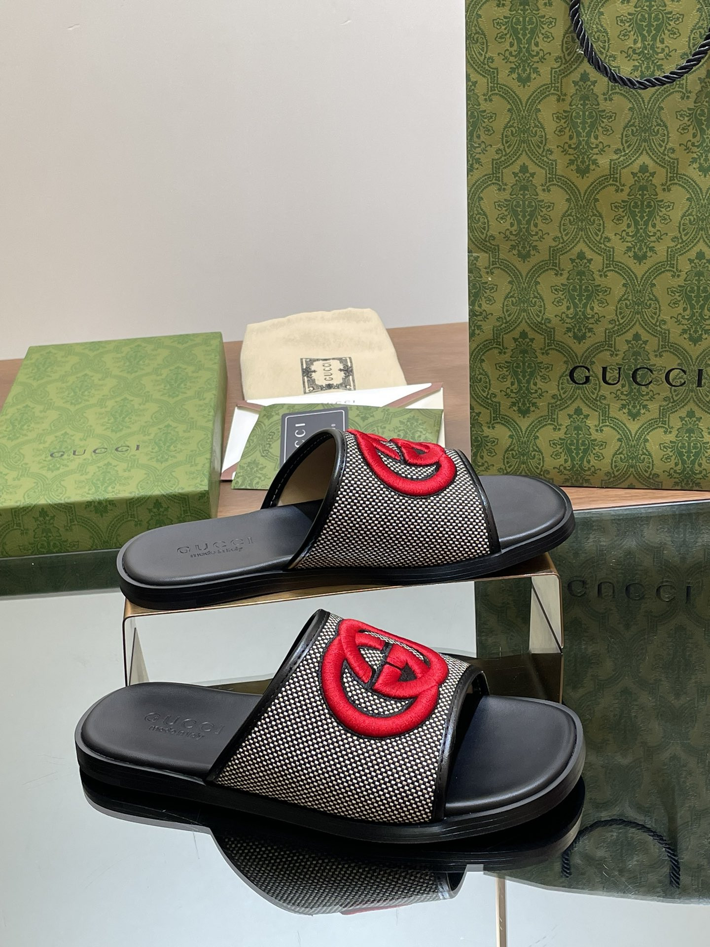 UA Gvc*1 INTERLOCKING G SLIDE SANDAL