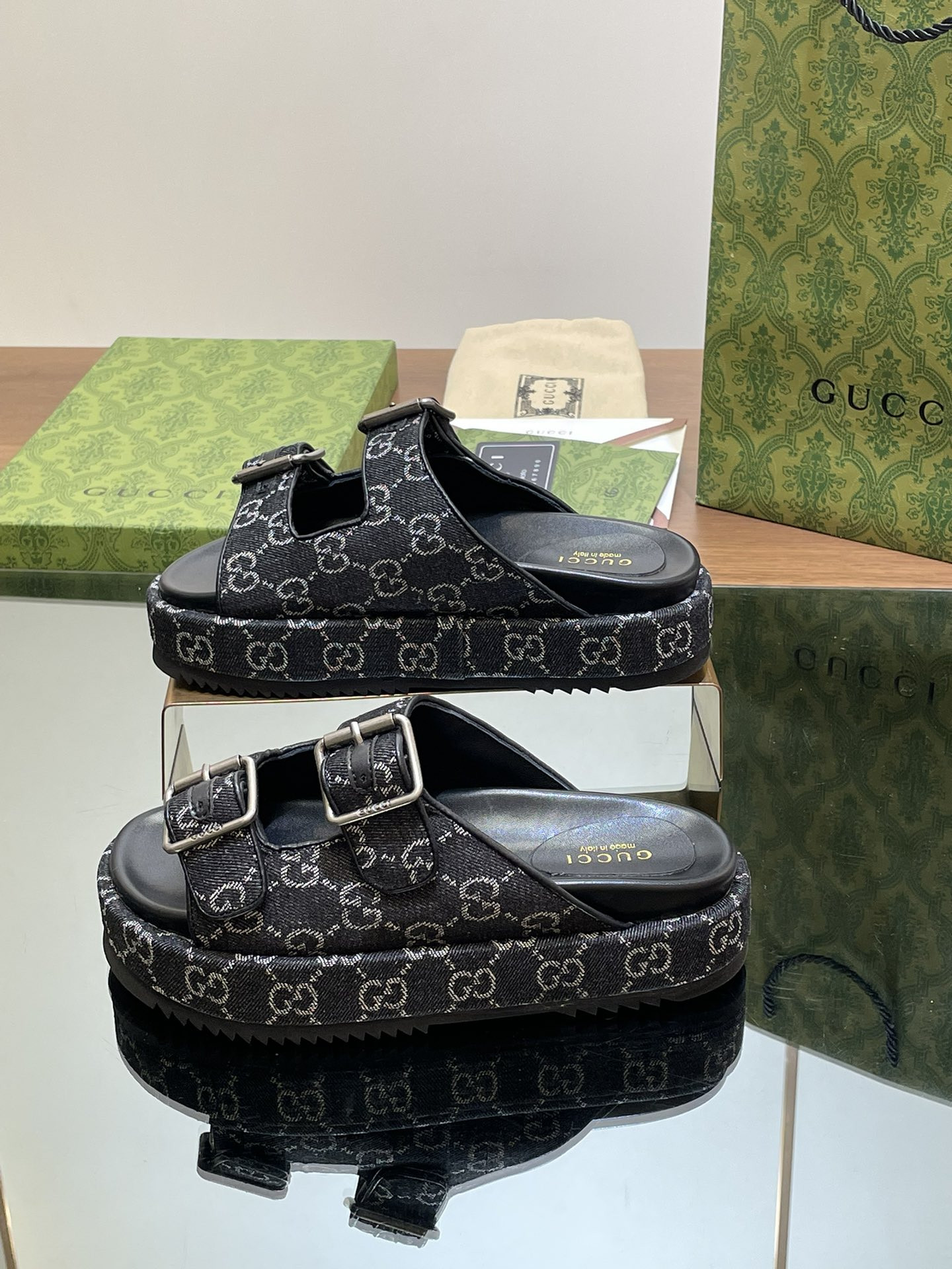 UA Gvc*1 SANDAL WITH DOUBLE G