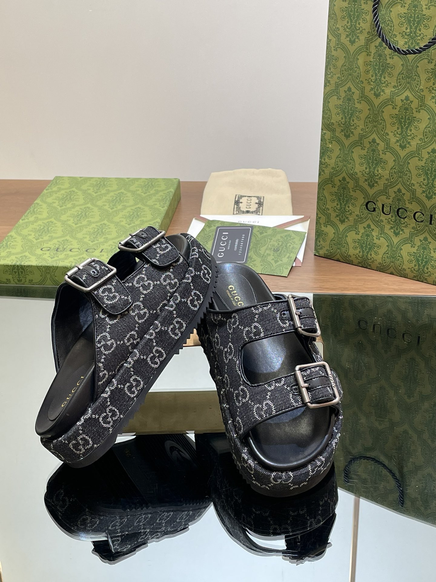 UA Gvc*1 SANDAL WITH DOUBLE G