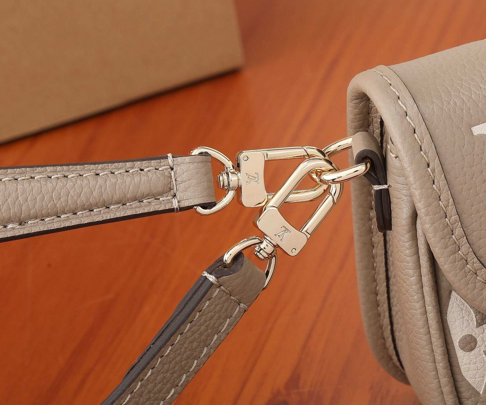 LV Nano Diane  M83300 7.5 x 4.1 x 2.4 in