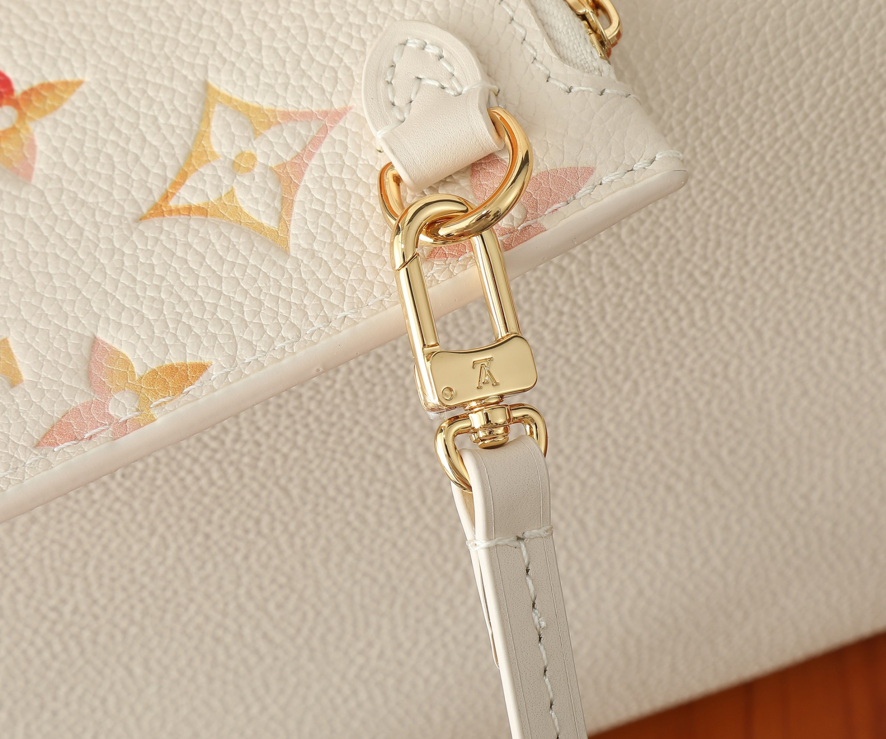 LV Neverfull MM M47080  12.2 x 11 x 5.5 in Without Box