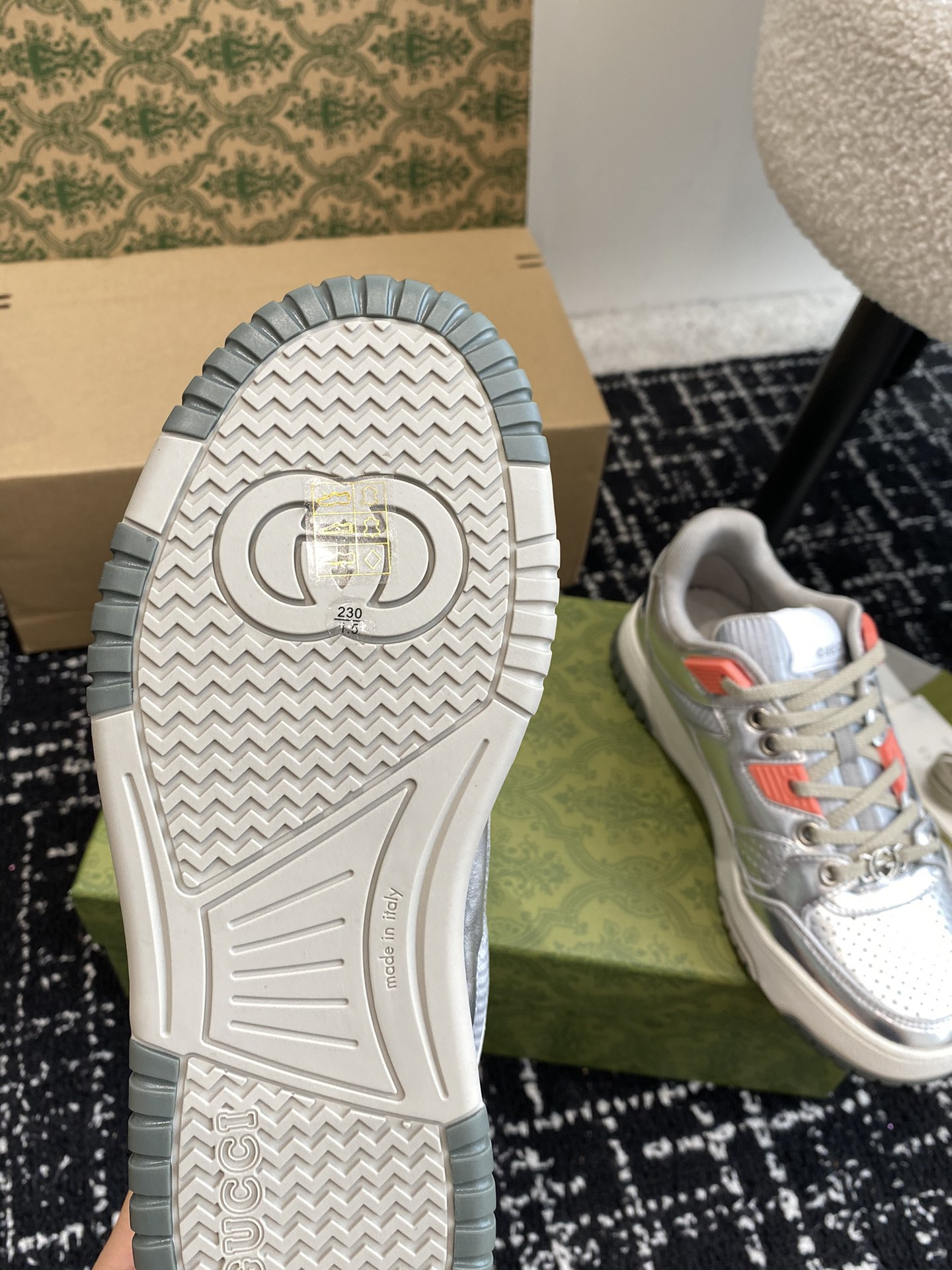 UA Gvc*1 Low-Top SNEAKER