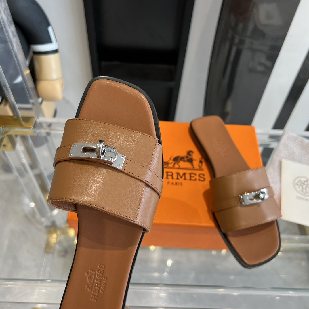 UA H**me5 Giulia sandal