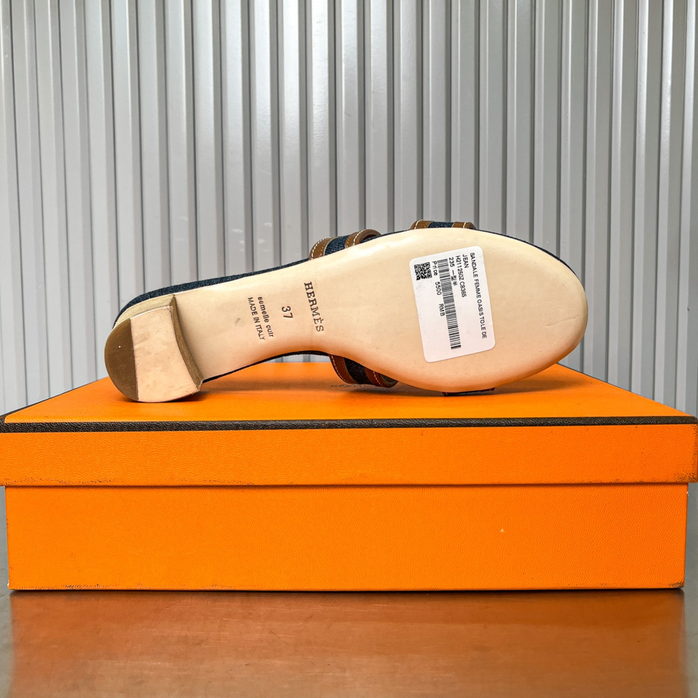 UA H**me5 Oasis sandal