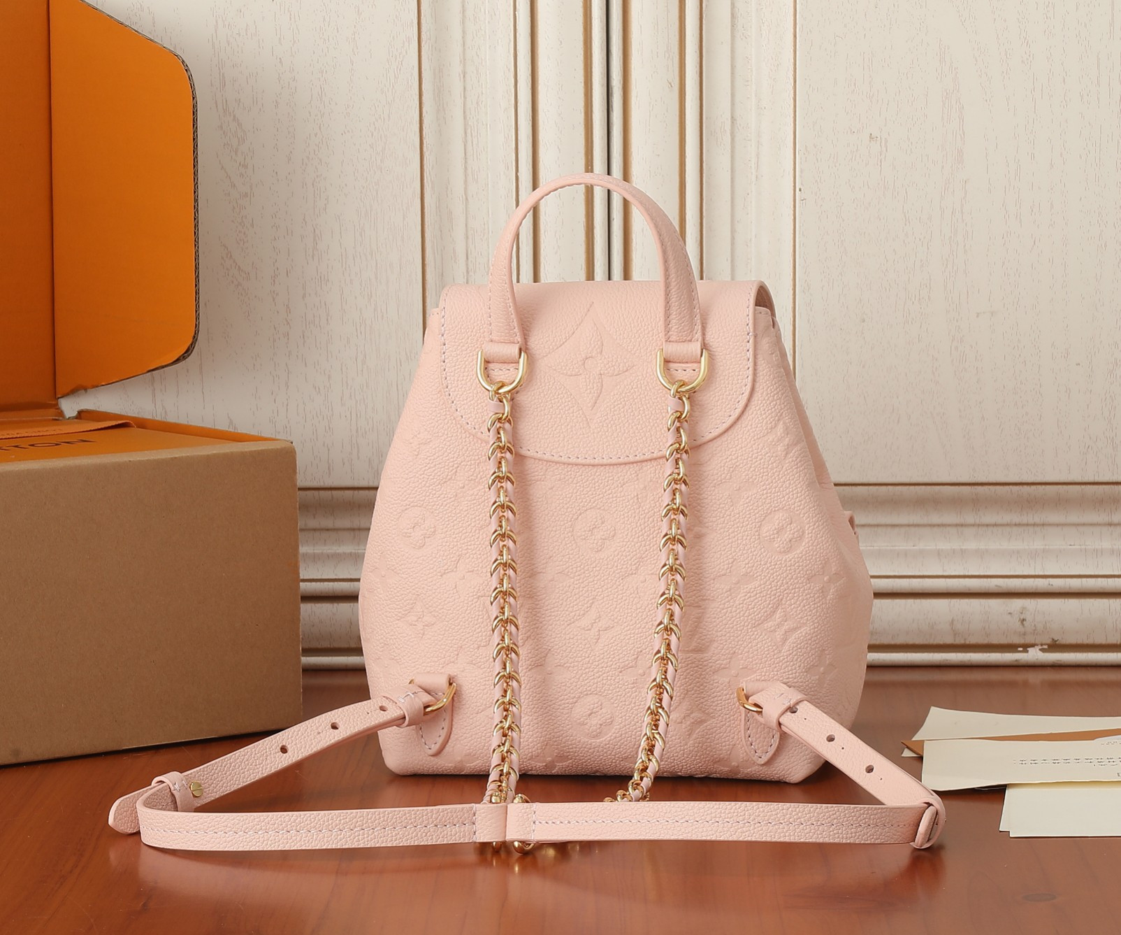 LV Backup M47074 7.9 x 8.7 x 5.5 inches