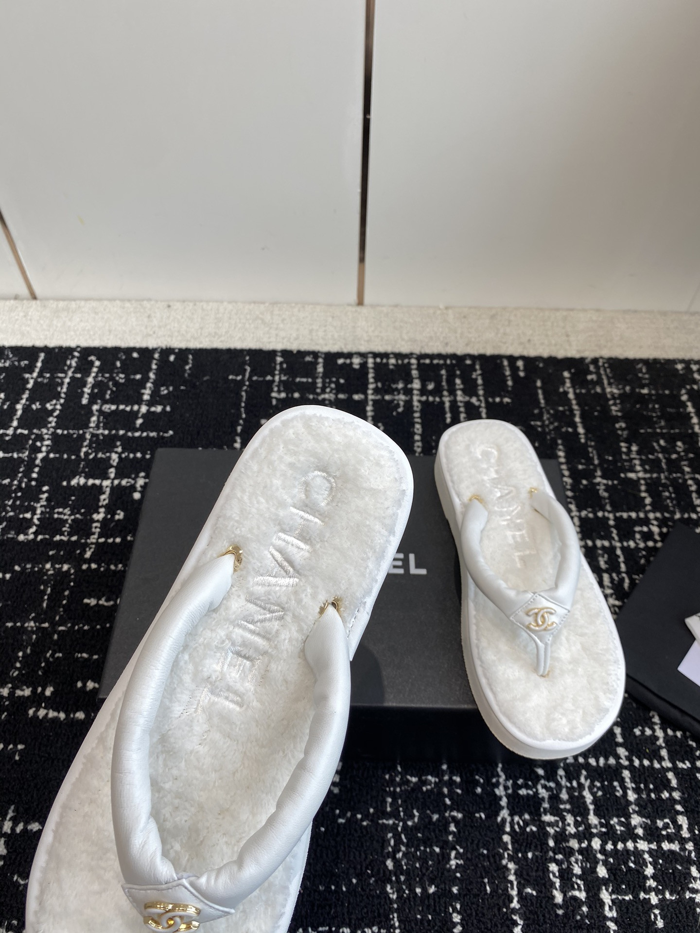 UA Ch**el THONGS