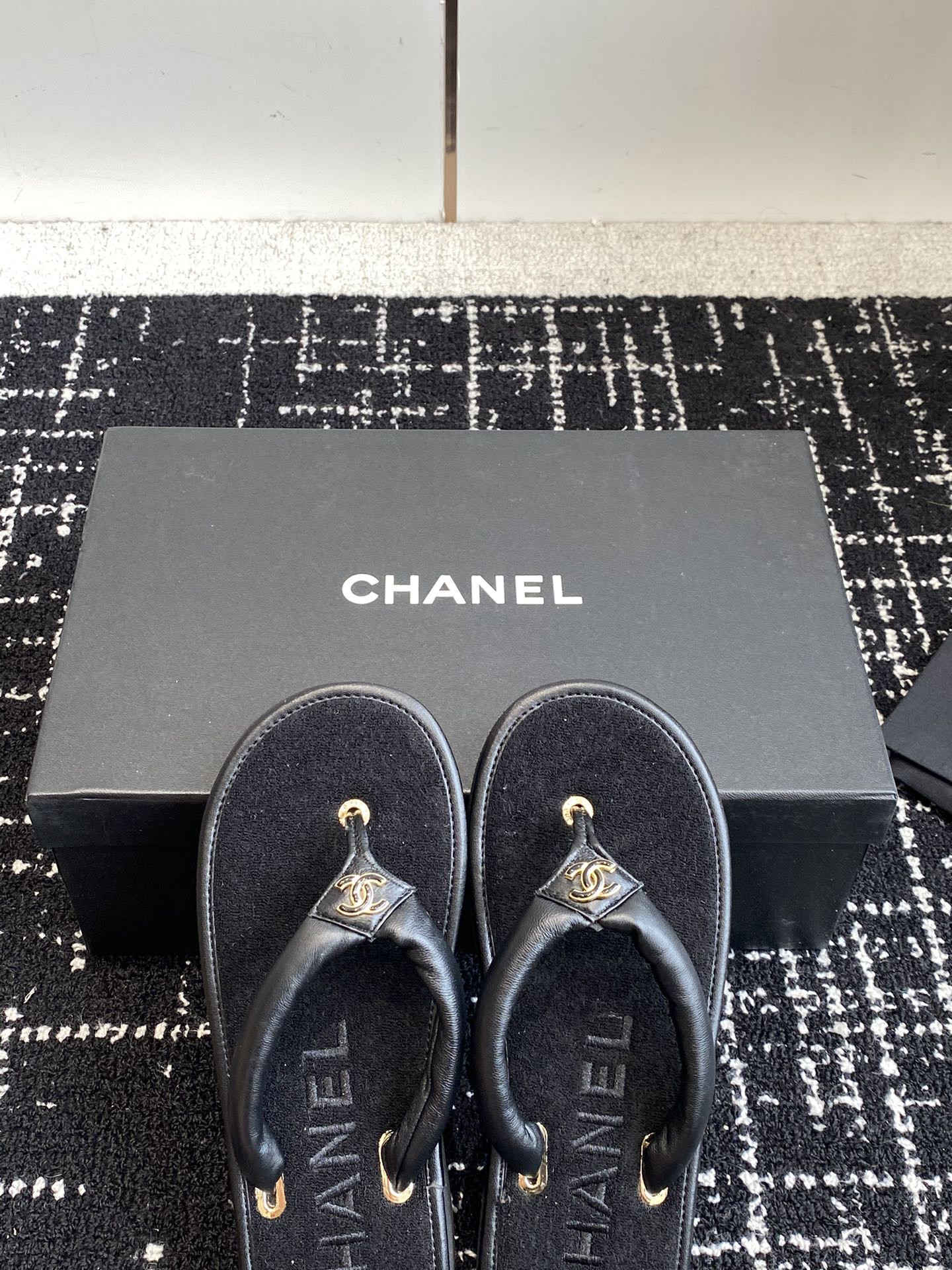 UA Ch**el THONGS