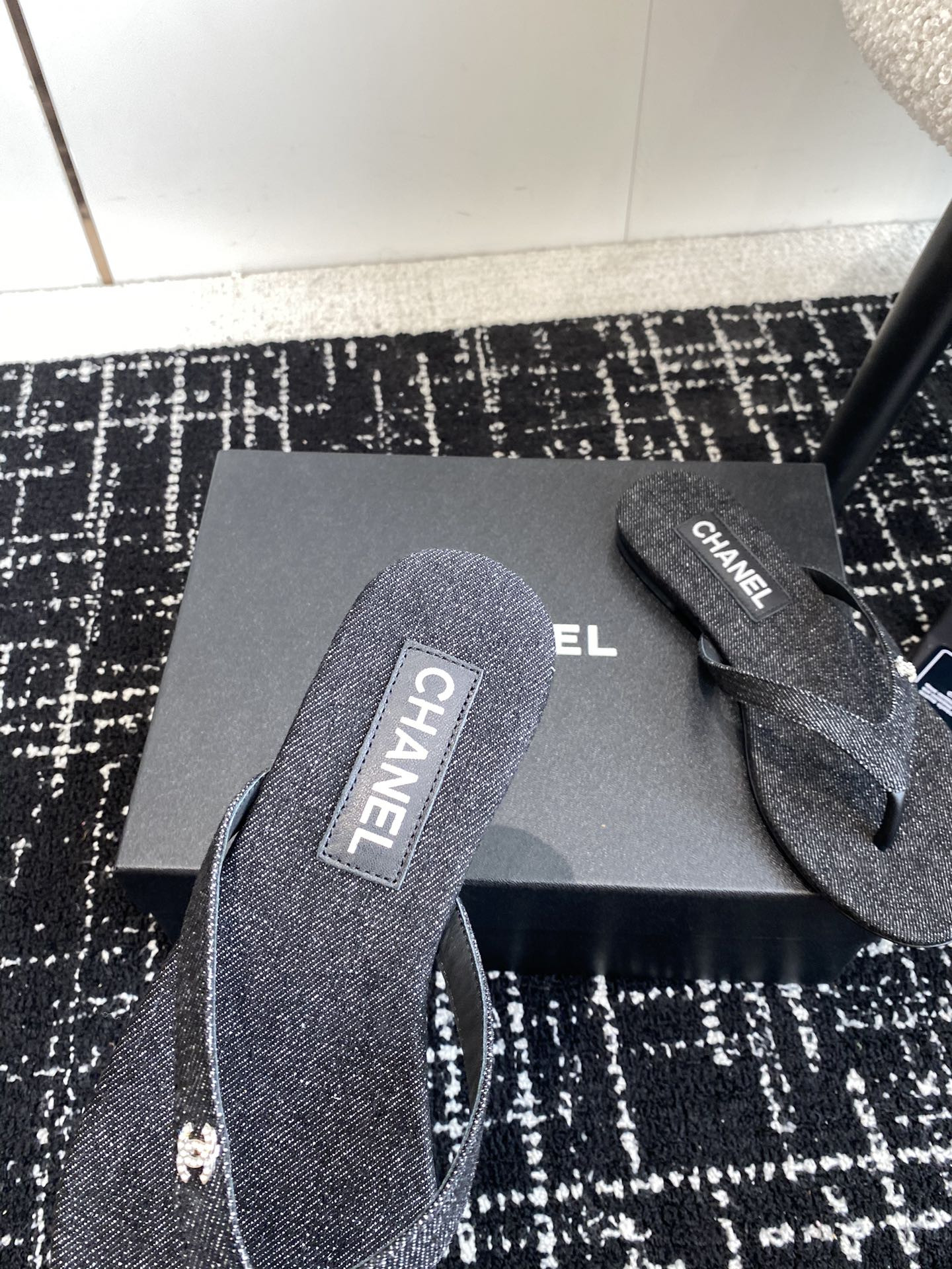 UA Ch**el THONGS