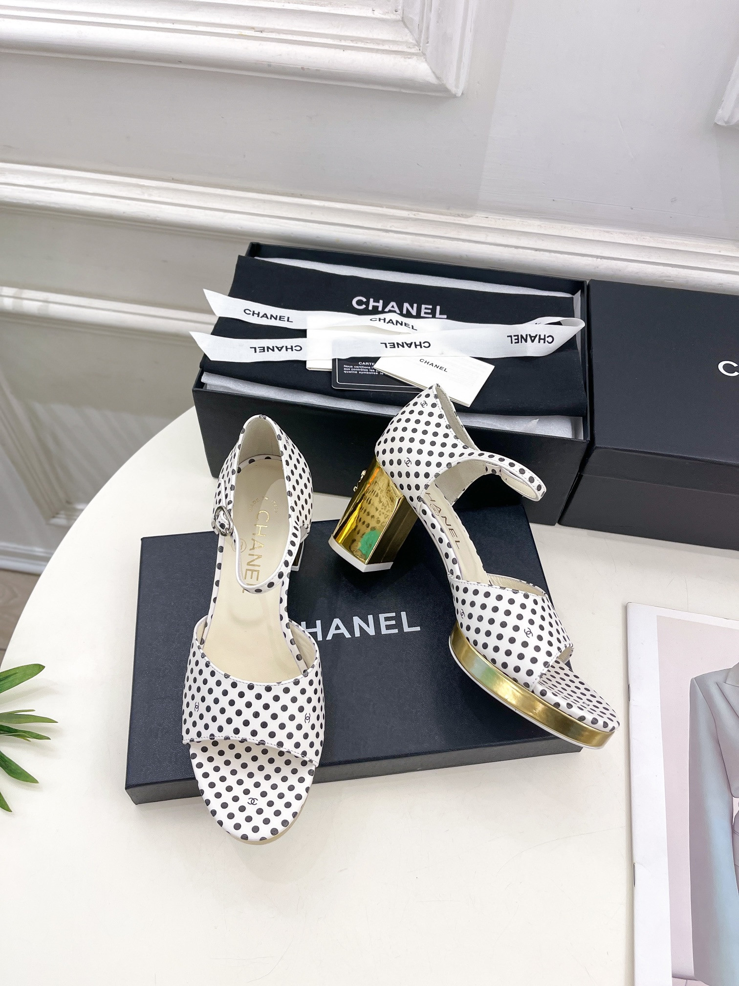 UA Ch**el HEELED SANDALS