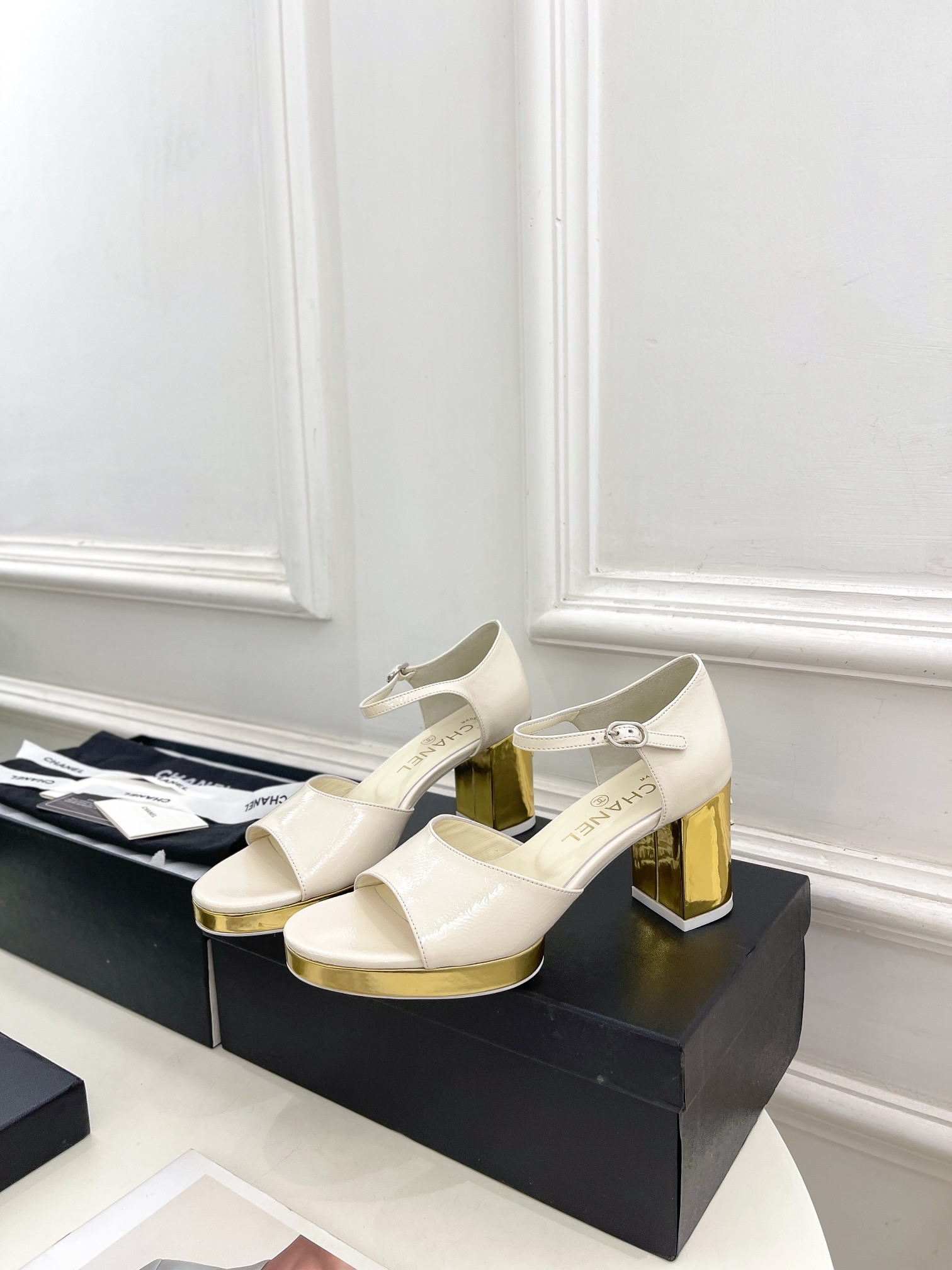 UA Ch**el HEELED SANDALS