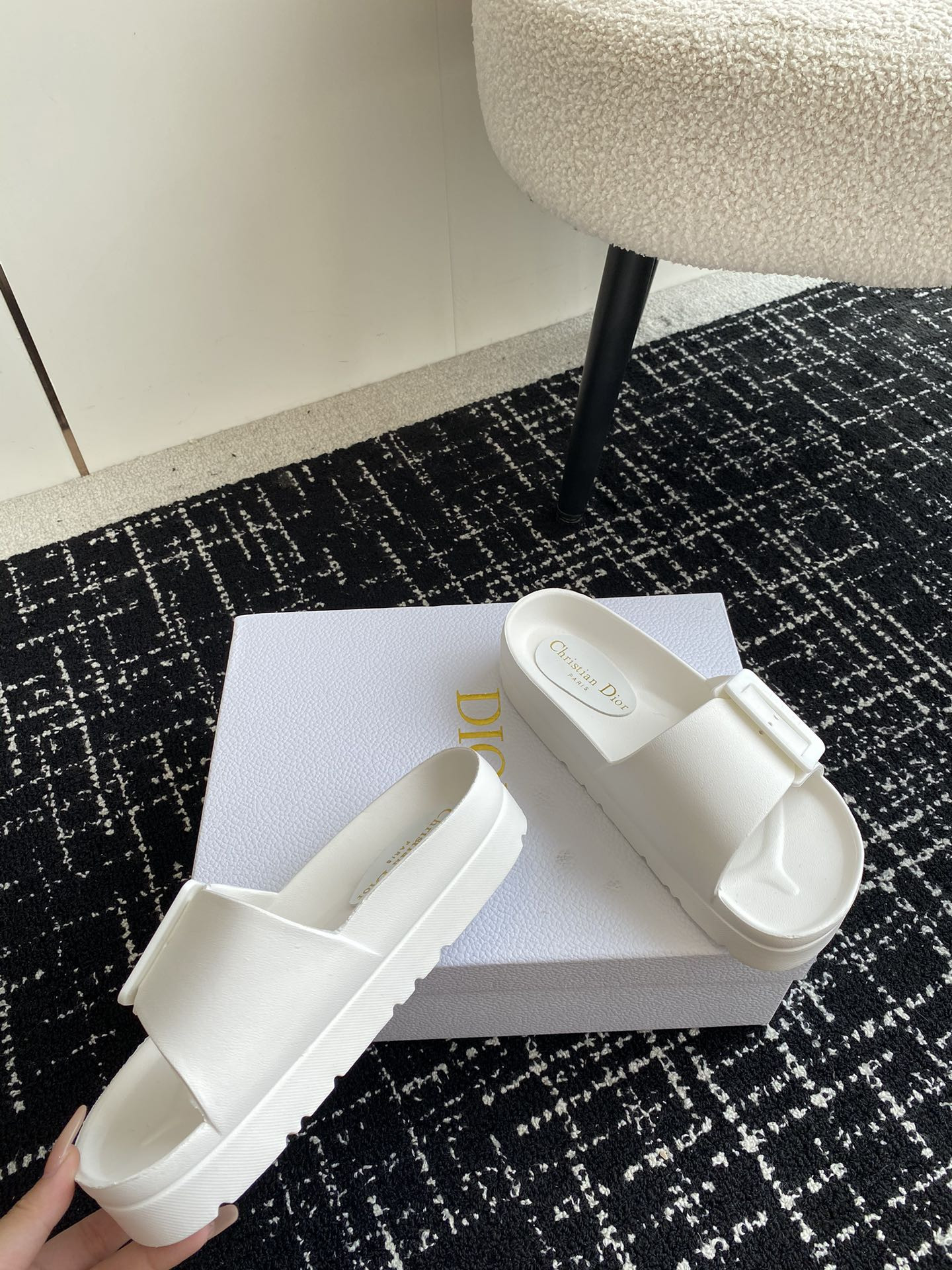 UA D10r Slide White