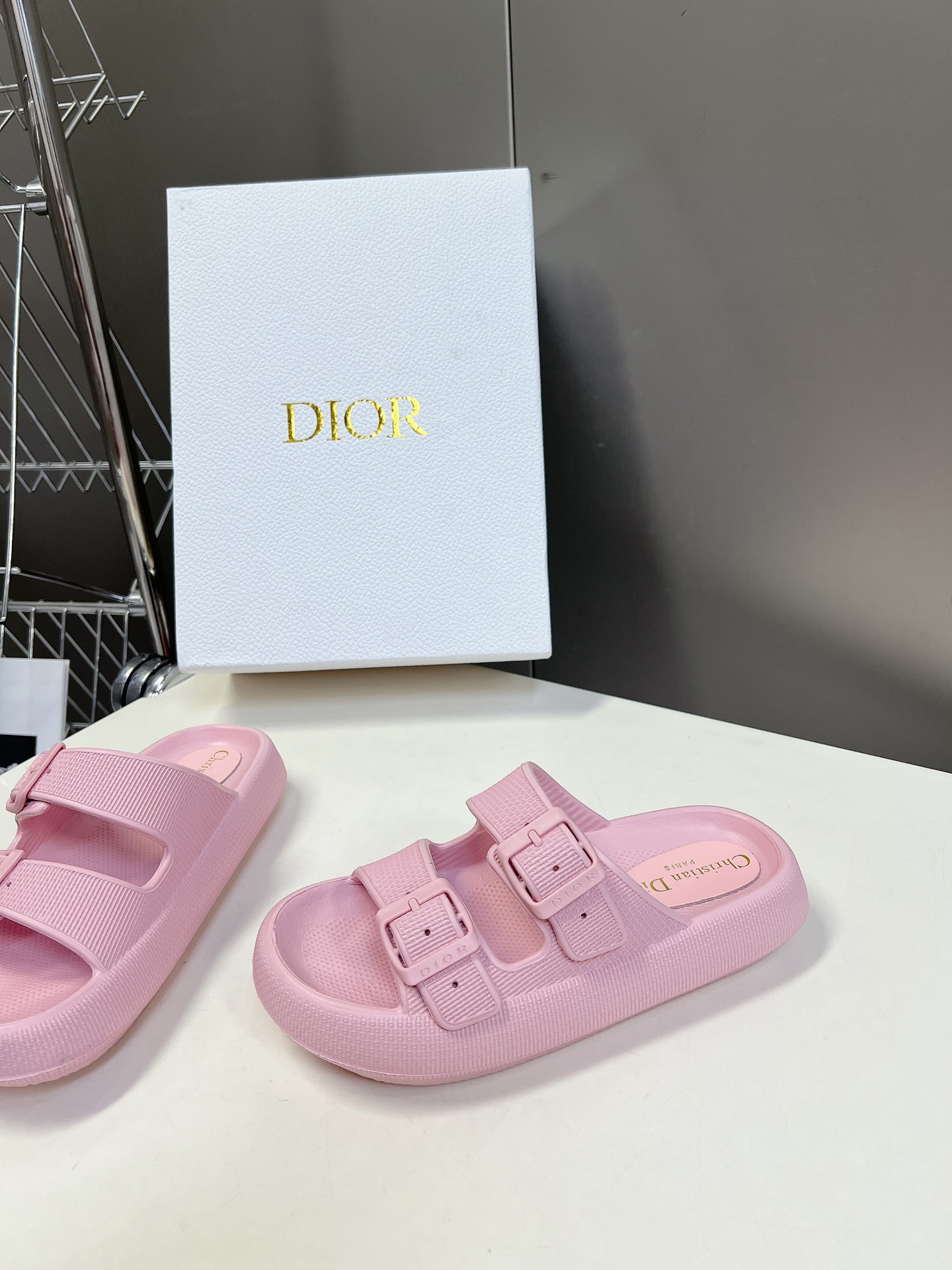 UA D10r Slide