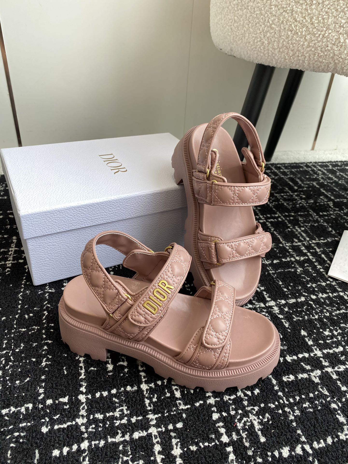 UA D10ract Platform Sandal