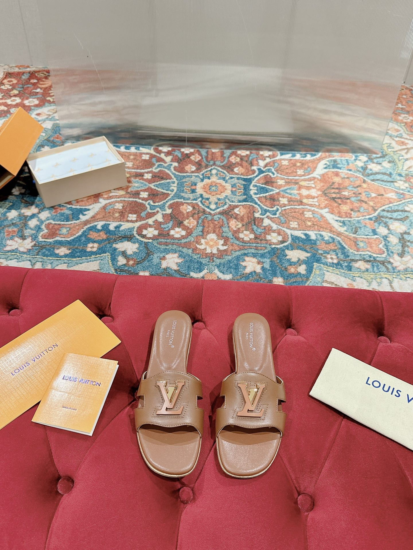 UA LV Flat Mule