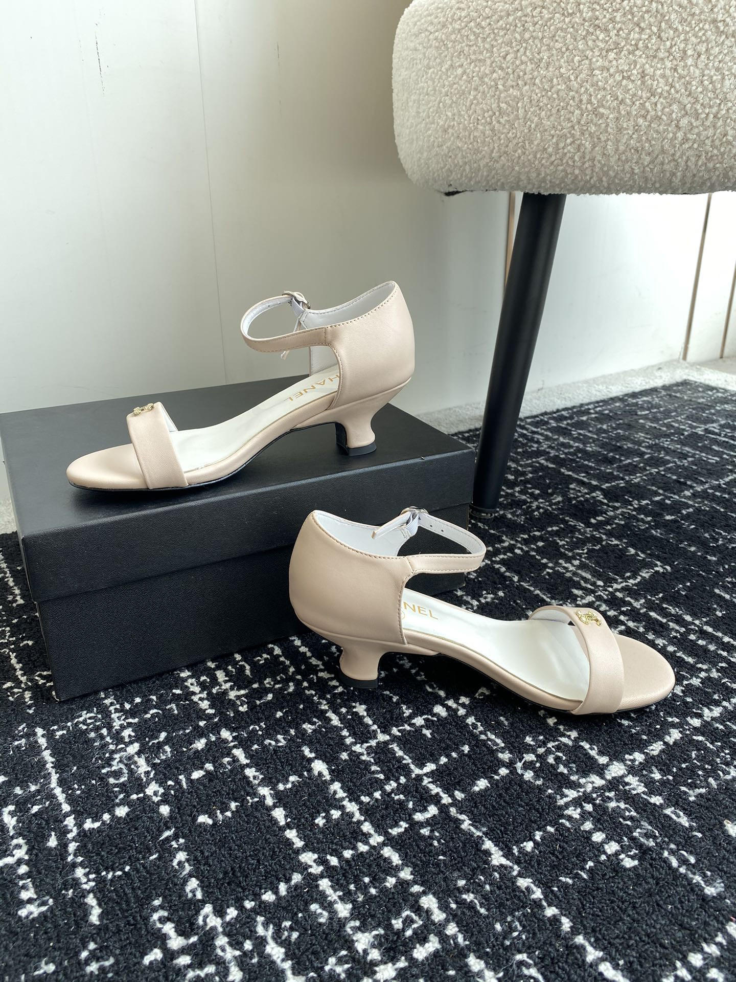 UA Ch**el  SANDALS