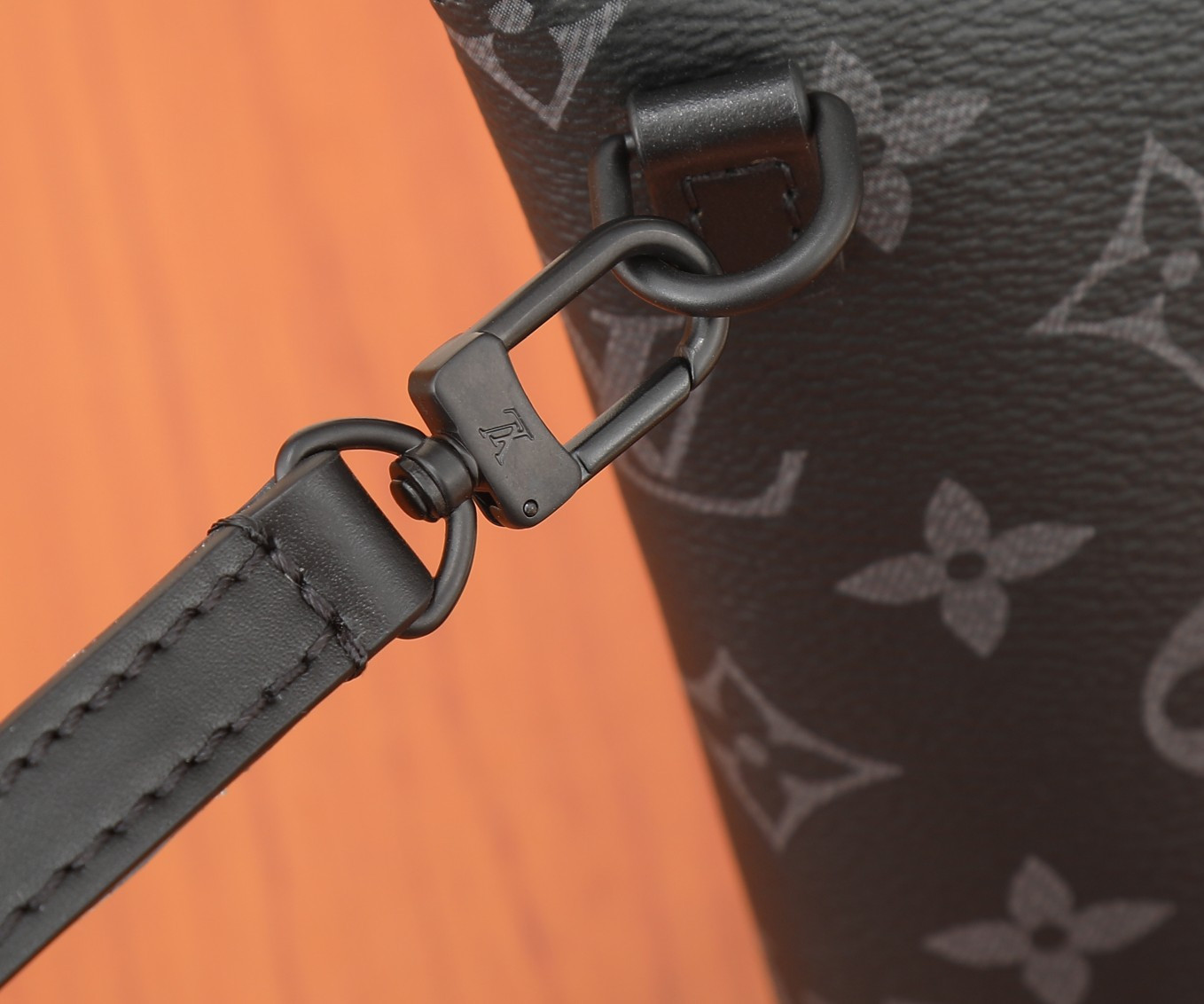 LV Envelope Pouch M11613 12.5x18x8.5CM