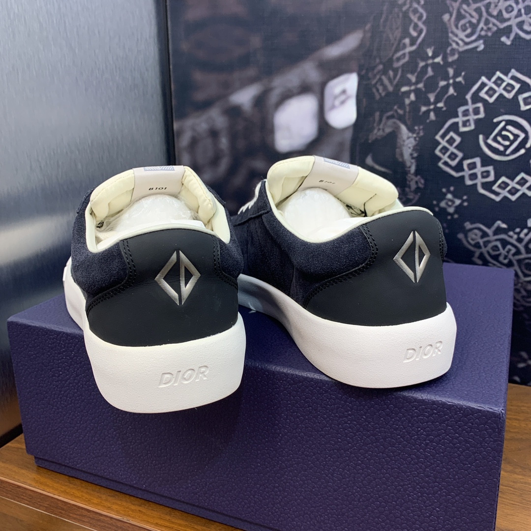 UA D10r B101 Sneaker