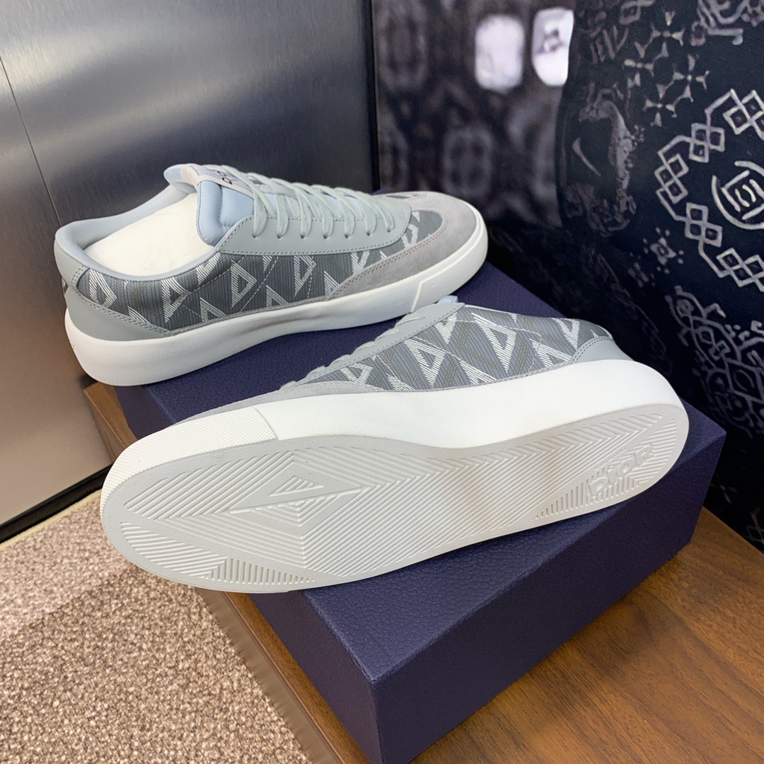 UA D10r B101 Sneaker